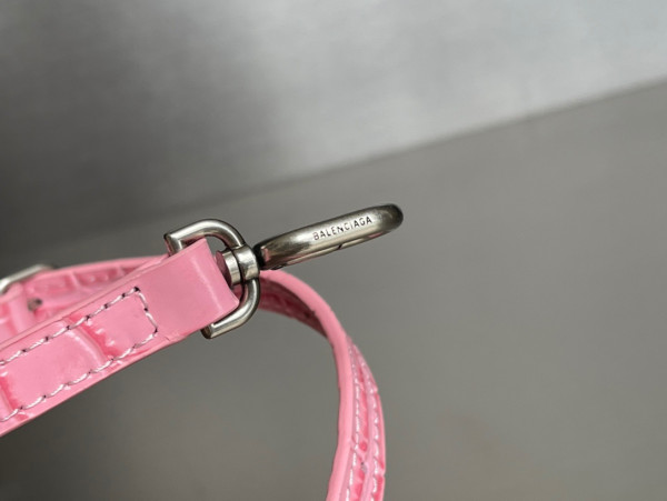 Ba*len*cia*ga hourglass