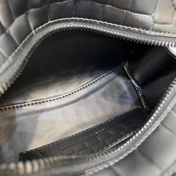 Ba*len*cia*ga neo classic nano top handle bag