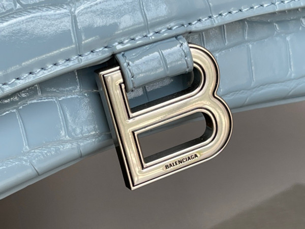 Ba*len*cia*ga hourglass