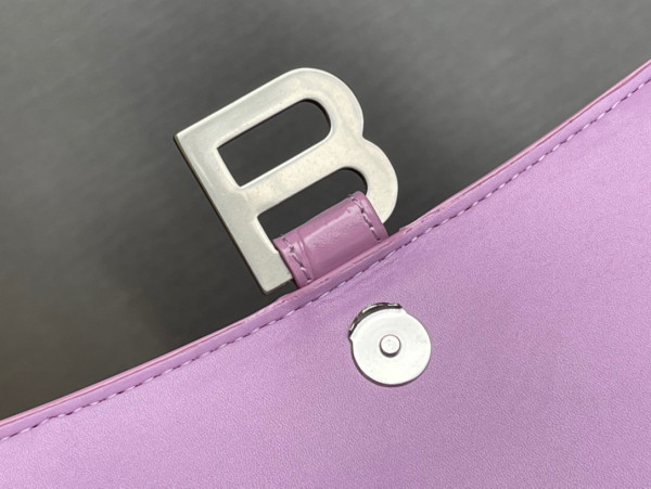 Ba*len*cia*ga hourglass