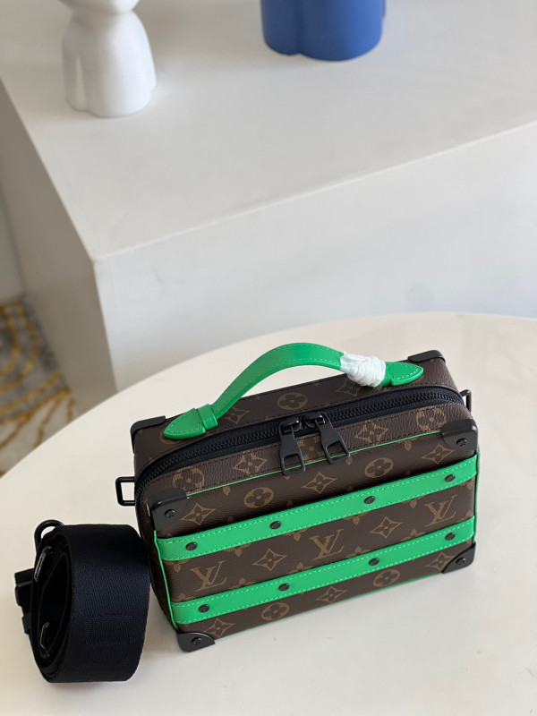 l0*is V*t0n handle soft trunk