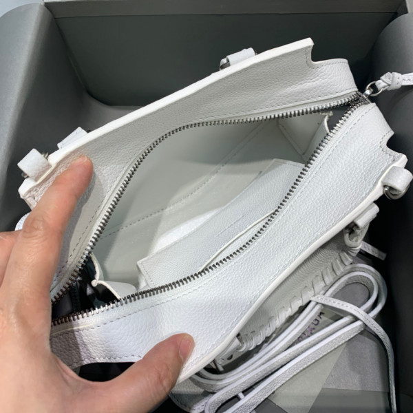 Ba*len*cia*ga neo classic mini top handle bag