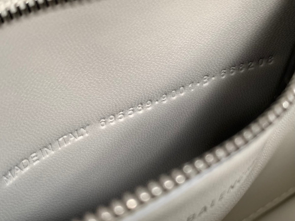 Ba*len*cia*ga xx small hobo bag