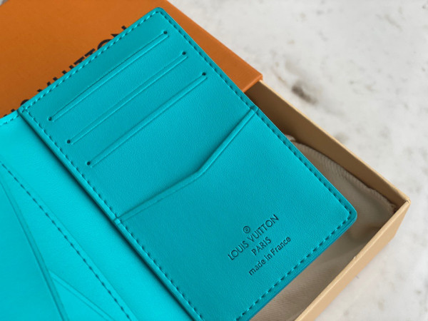 l0*is V*t0n pocket organizer