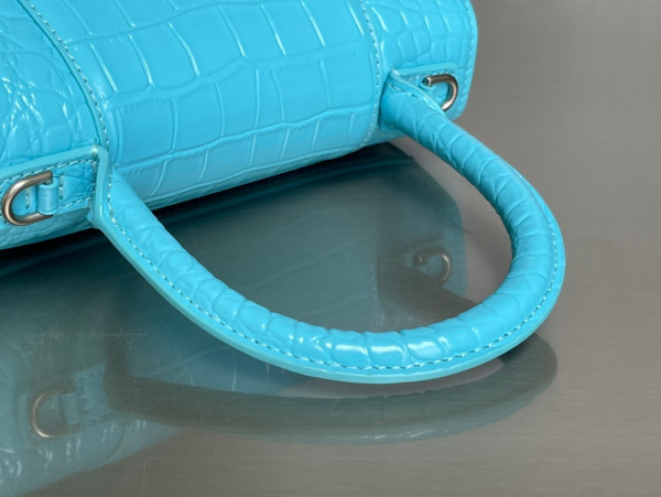 Ba*len*cia*ga hourglass