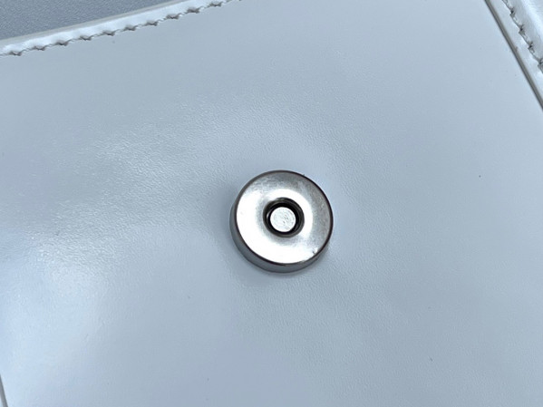 Ba*len*cia*ga hourglass