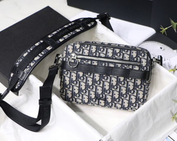 DIRO SAFARI MESSENGER BAG