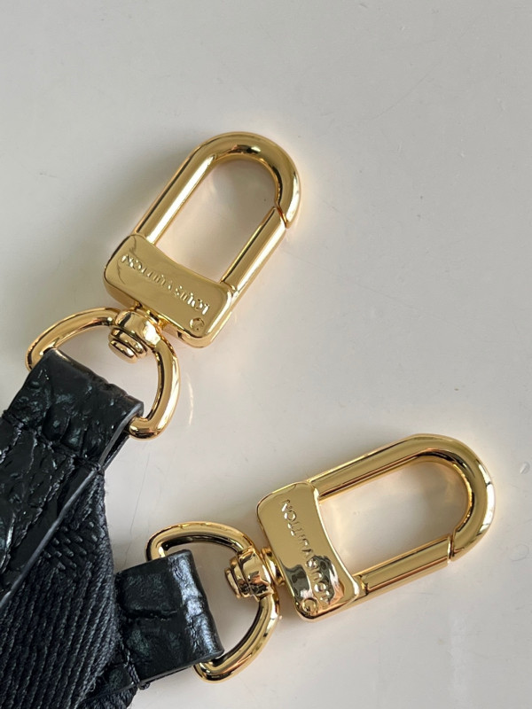 l0*is V*t0n coussin pm