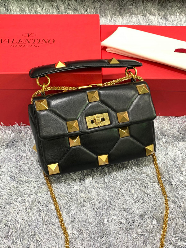 VALENTINO MEDIUM ROMAN STUD THE SHOULDER BAG