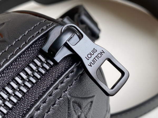 l0*is V*t0n keepall xs