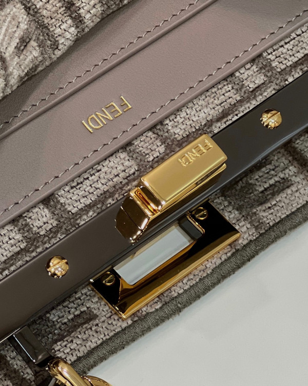 F**di peekabooiseeu-27x21x11cm