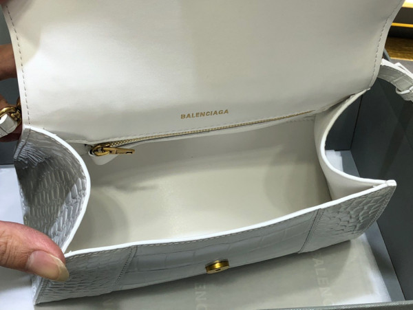 Ba*len*cia*ga hourglass