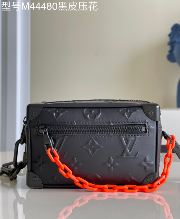 l0*is V*t0n mini soft trunk