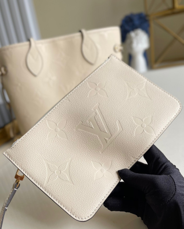 l0*is V*t0n neverfull mm