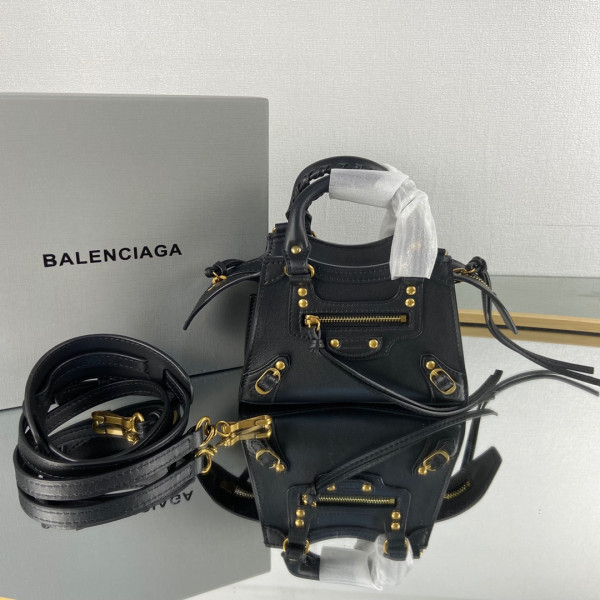 Ba*len*cia*ga neo classic nano top handle bag