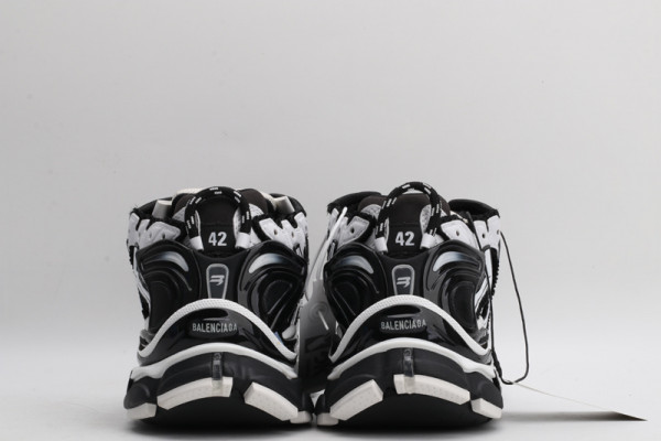 Ba*len*cia*ga runner sneaker