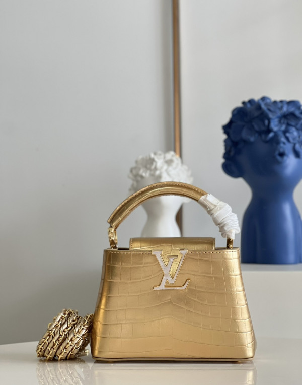 l0*is V*t0n capucines mini