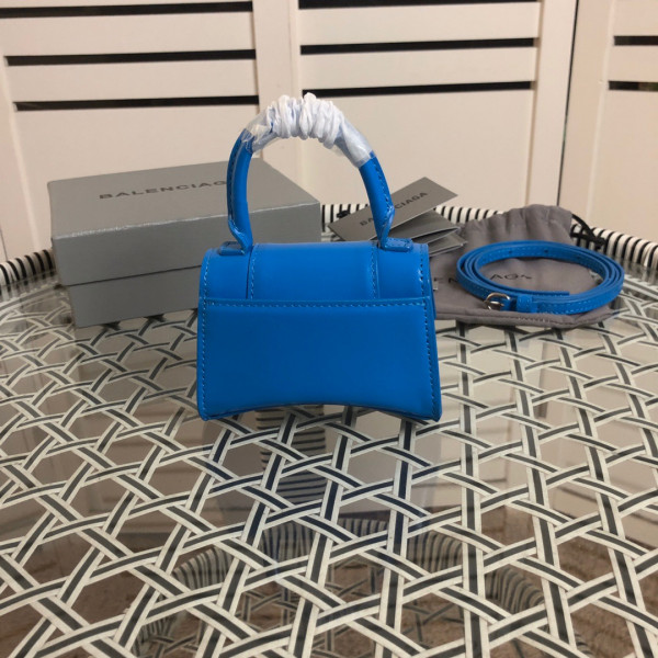 Ba*len*cia*ga hourglass