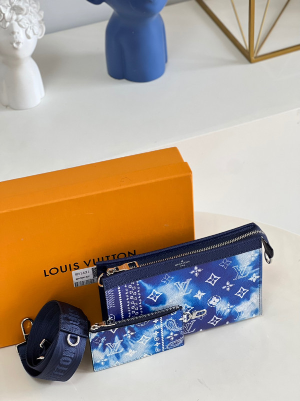 l0*is V*t0n gaston wearable