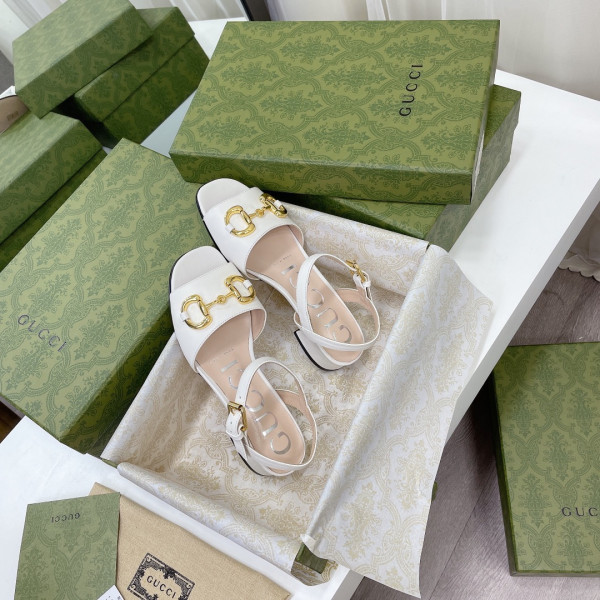 G*u*i baby mystic horsebit sandals