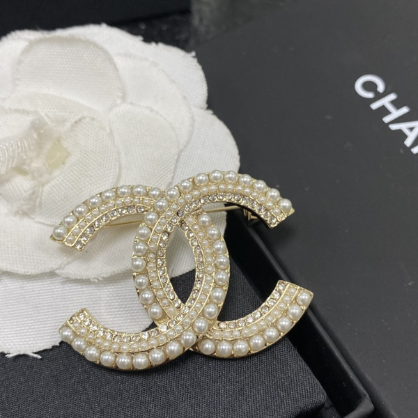 CL BROOCH