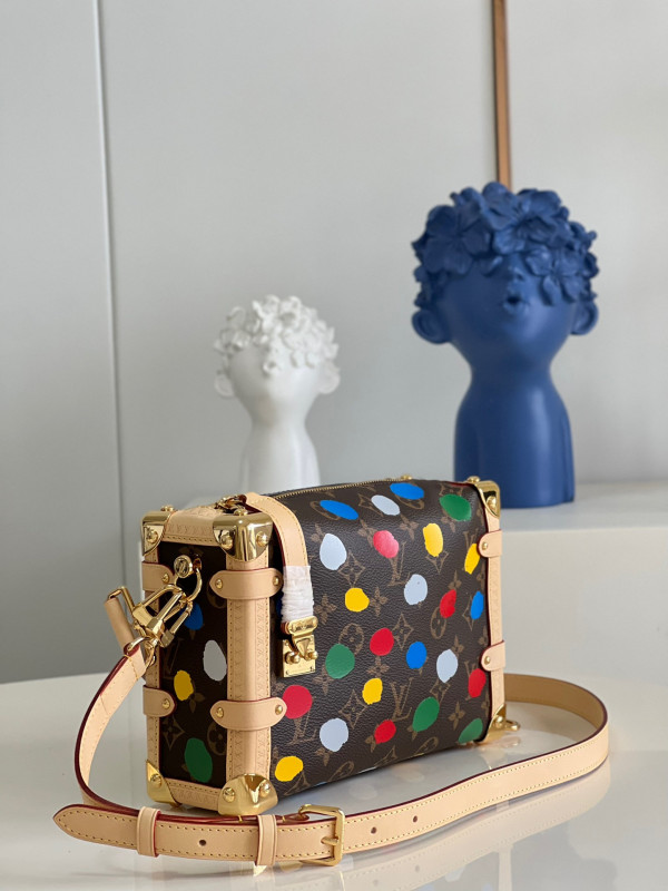 l0*is V*t0n side trunk mm