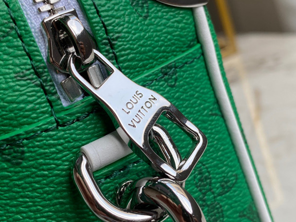 l0*is V*t0n mini soft trunk