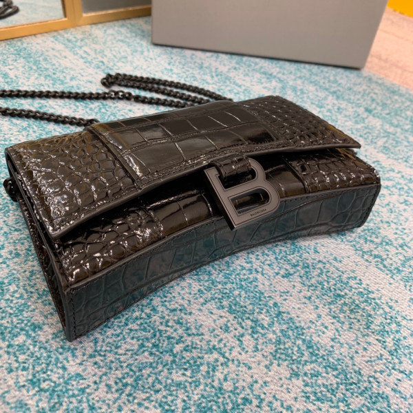 Ba*len*cia*ga hourglass wallet on chain