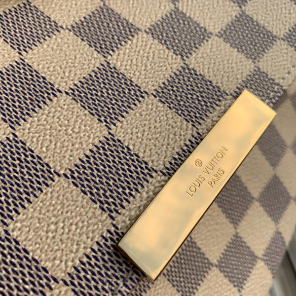 l0*is V*t0n favorite pm