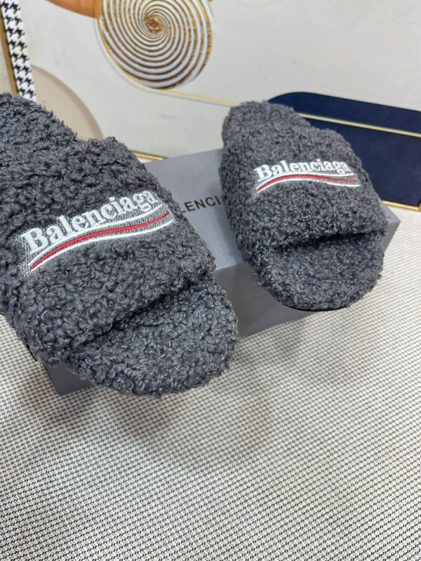 Ba*len*cia*ga sandals