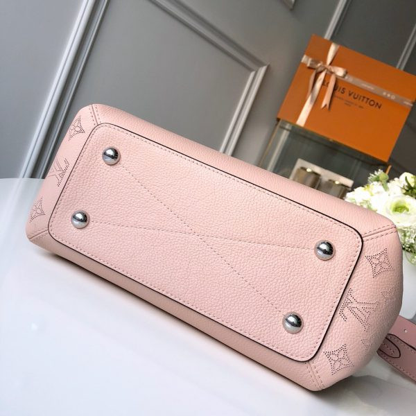 l0*is V*t0n haumea bag