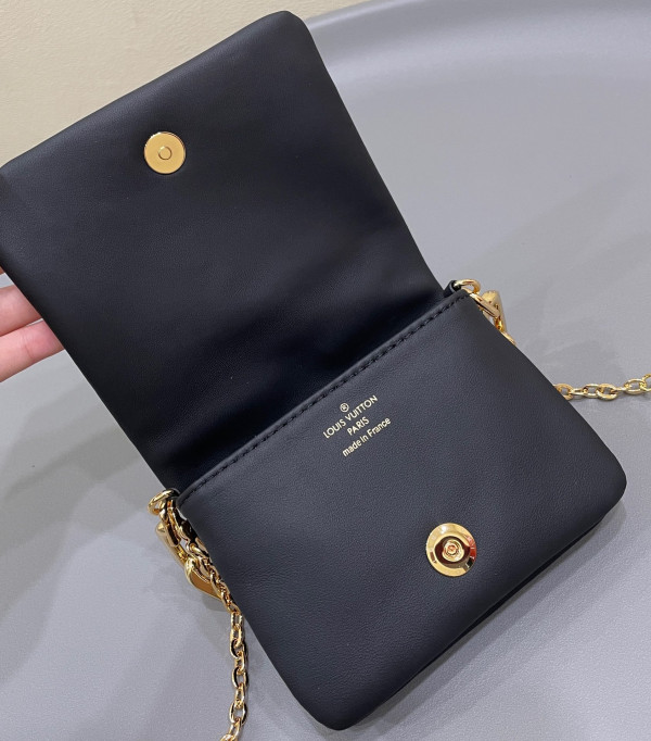 l0*is V*t0n beltbag coussin