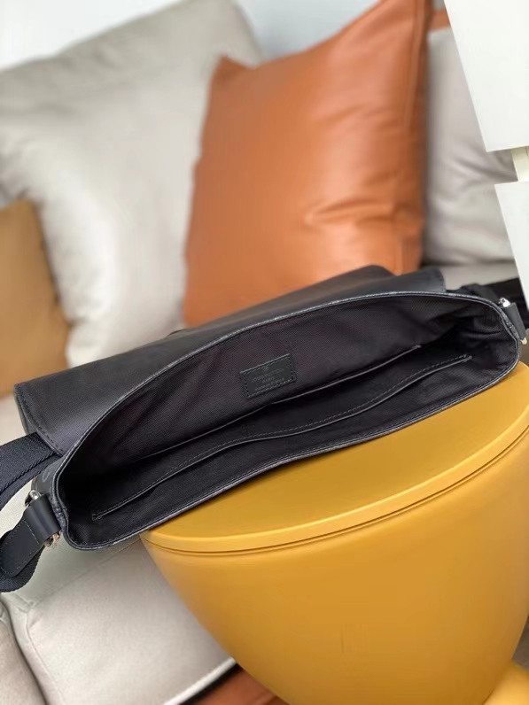 l0*is V*t0n district mm