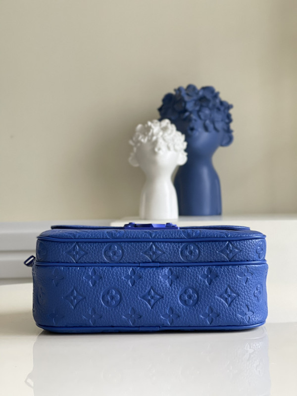 l0*is V*t0n s lock messenger