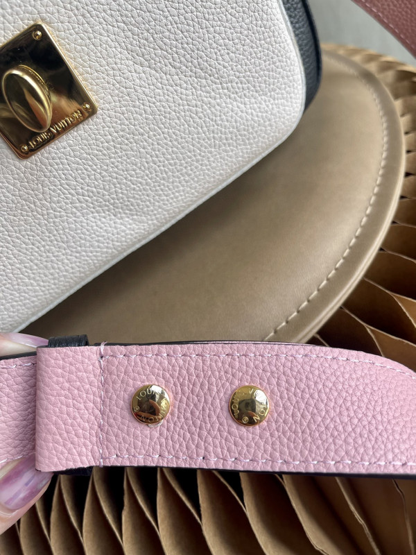 l0*is V*t0n lockme tender