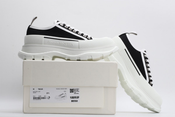 ale*d*r M*Q*en tread slick lace up