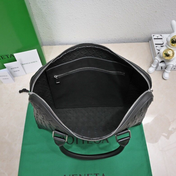 bo*te*ga Ve*ne*ta slim intrecciato briefcase