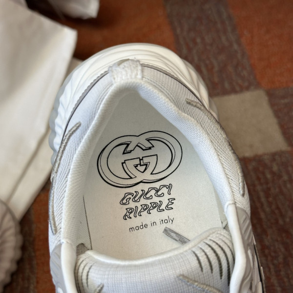 G*u*i men&women sneakers