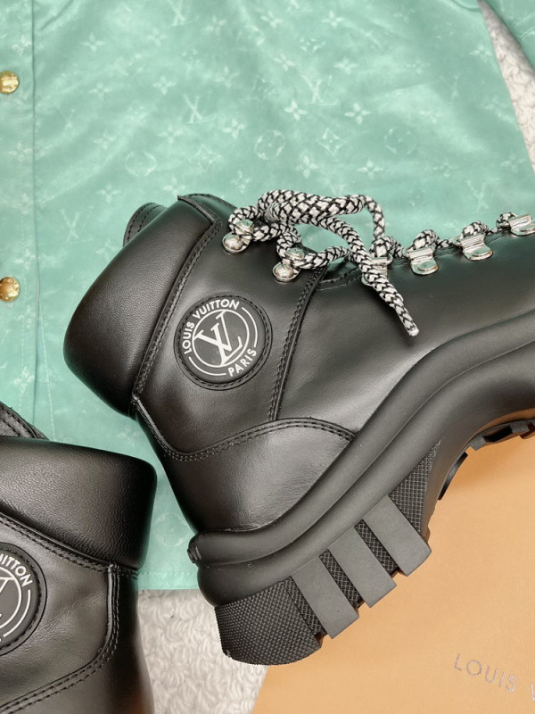 l0*is V*t0n ruby flat ranger