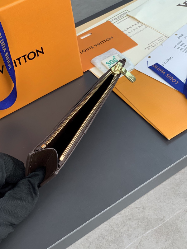 l0*is V*t0n coin card holder