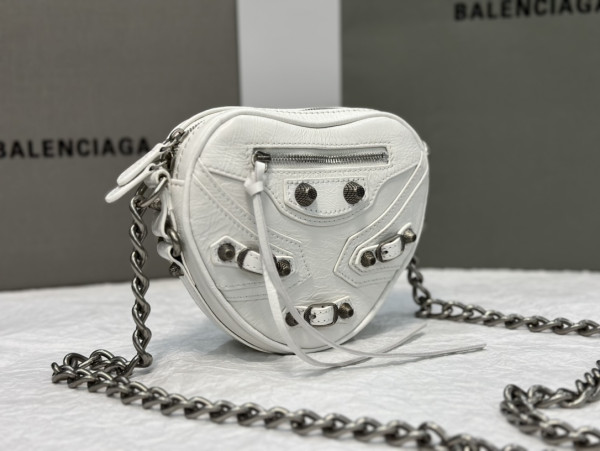 Ba*len*cia*ga le cagole heart mini metallic crinkled-leather shoulder bag
