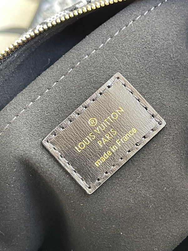 l0*is V*t0n neverfull mm