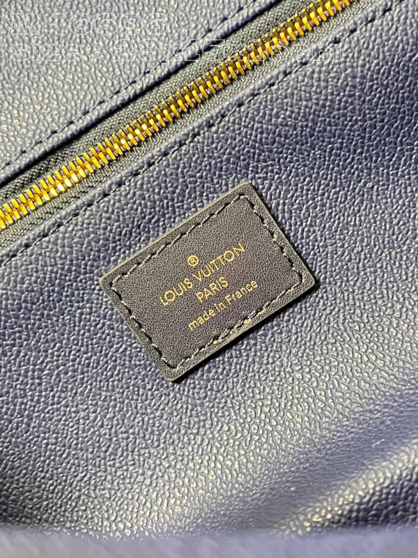 l0*is V*t0n dopp kit toilet pouch