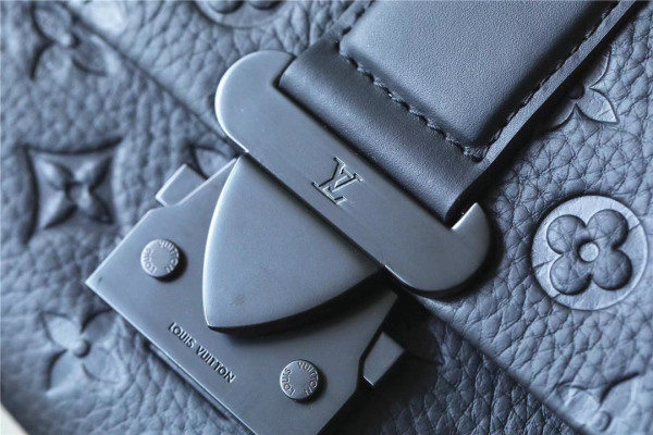 l0*is V*t0n s-cape messenger