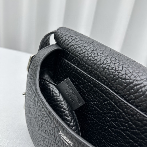 B**rry chess satchel