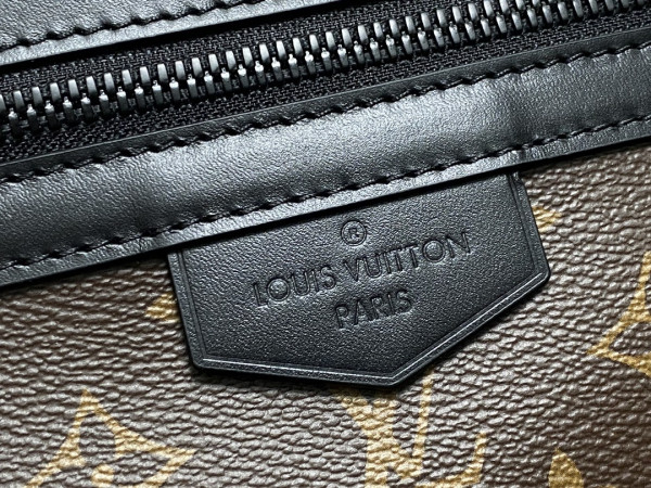 l0*is V*t0n trail messenger-31*22*11cm