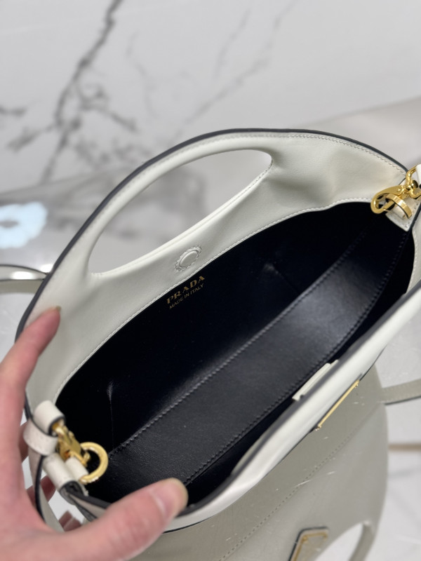 Pra*a crossbody bag 1ba421-32*19*4.5cm