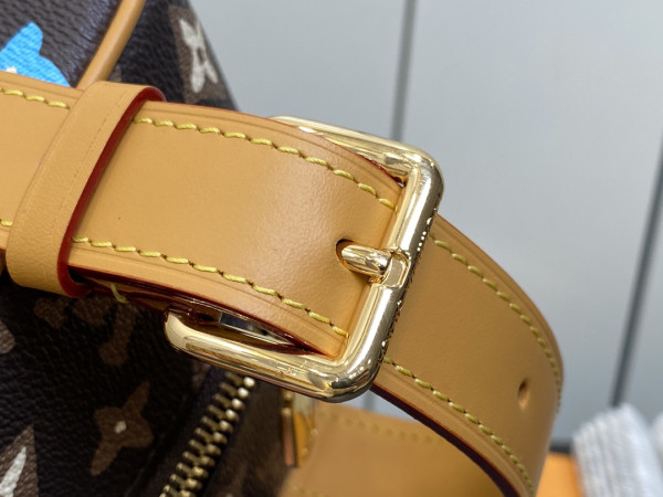 l0*is V*t0n locker dopp kit bag-23*13*12cm