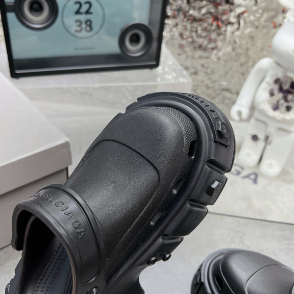 ba*len*cia*ga✖️Cr*0*s sandals