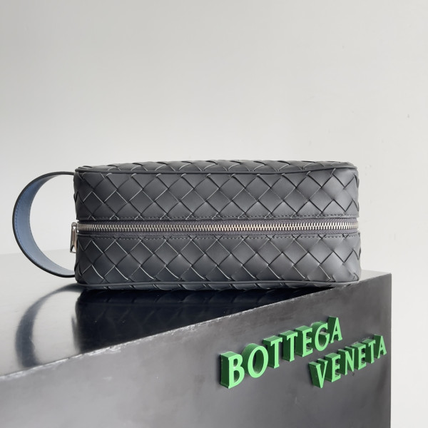 bo*te*ga Ve*ne*ta intrecciato leather wallet-on-strap